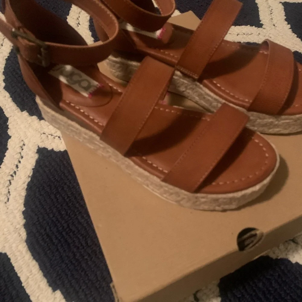 Women’s sandals 🌸 - Picture 3 of 5